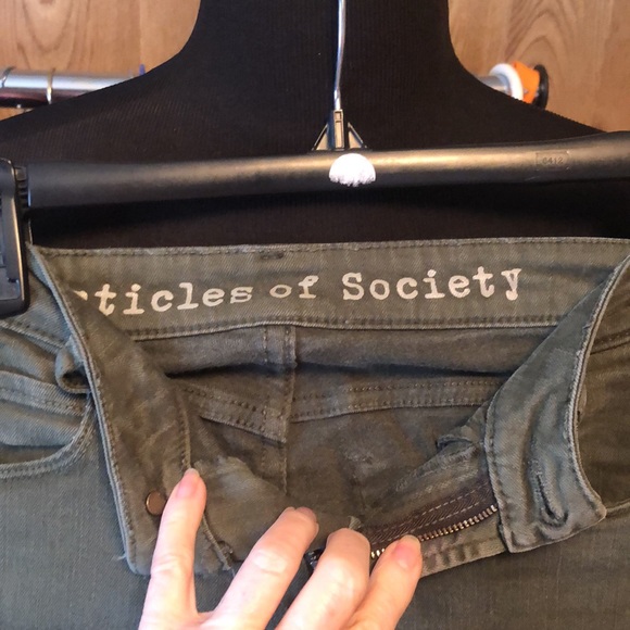 Green pair of Women’s Jeans by “Articles of Society”! - Picture 3 of 7